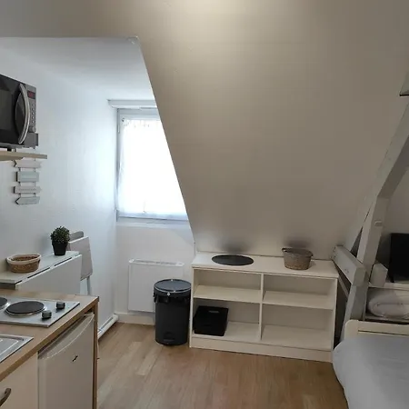 Apartment Studio Idealement Situe : 2m Gare, 4m Centre Angers